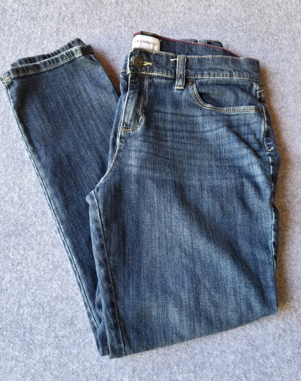 Liz Claiborne Women’s Boyfriend Fit Jeans Size 8 Med Wash Straight Leg 32x29